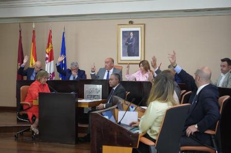 Imagen El Pleno de la Diputación de Segovia solicita al Ministerio de Transportes y Movilidad Sostenible y a RENFE una solución definitiva e inmediata para recuperar todas las frecuencias y plazas recortadas en el servicio Avant Madrid-Segovia-Valladolid