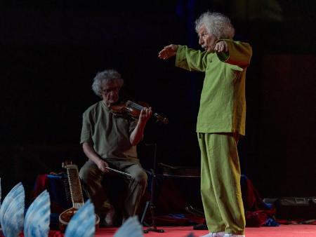 Imagen El Brujo regresa al Teatro Juan Bravo con ‘Iconos o la exploración del destino’, cargado de tragedia y humor