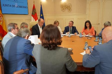 Imagen Más de medio centenar de ayuntamientos acceden a la convocatoria de subvenciones de la Diputación para la consecución de proyectos contra la violencia de género y en favor de la igualdad