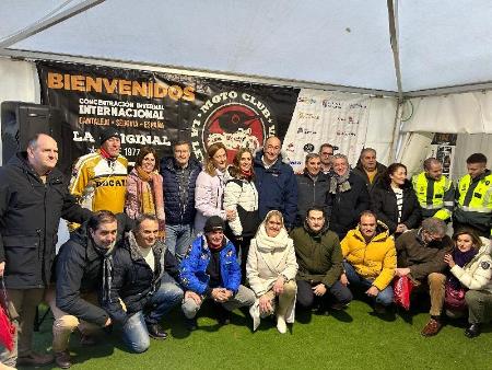 Imagen El presidente y varios diputados acompañan a los organizadores y asistentes de la concentración motera ‘La Leyenda’ en las actividades...