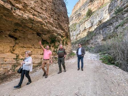 Imagen El diputado de Turismo visita la obra realizada en Villar de Sobrepeña gracias al Plan de Sostenibilidad Turística Hoces de Segovia de la institución provincial